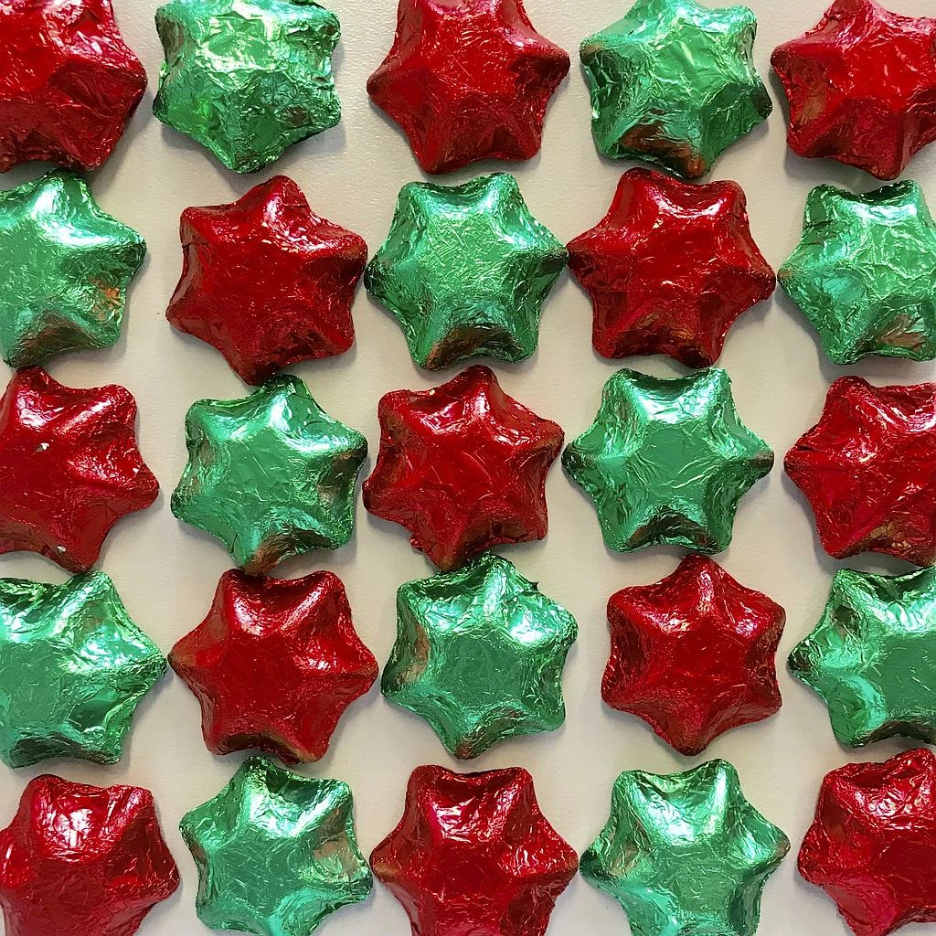 Red & Green Belgian Chocolate Stars 500g - 5kg 1 Red & Green Belgian Chocolate Stars 500g - 5kg