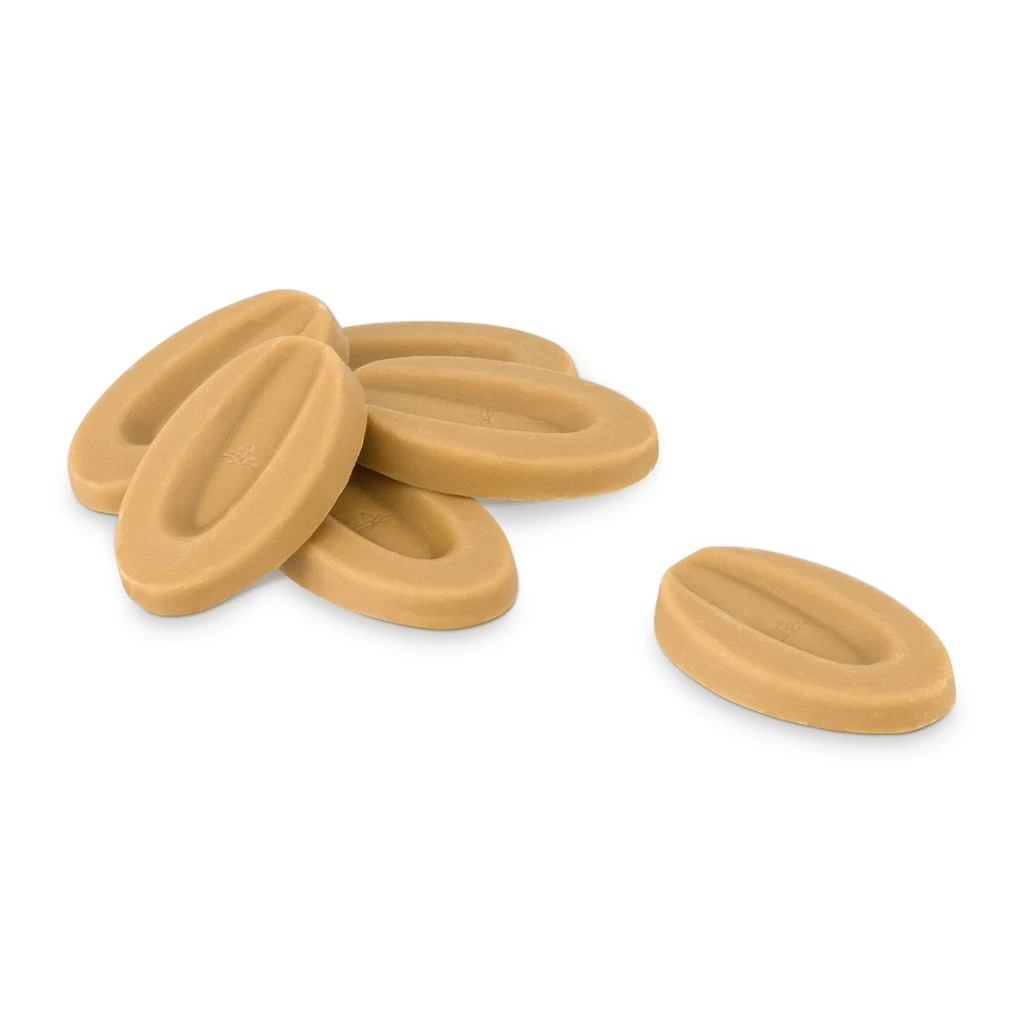 Valrhona Dulcey 35% White Couverture Chocolate Feves 3kg 2 Valrhona Dulcey 35% White Couverture Chocolate Feves 3kg - Image 2