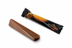 Valrhona Eclats 39% Milk Chocolate 1kg - 244 Pieces -AU Candy Sales Shop Valrhona20Eclats20392520Milk20Chocolate201kg20 2024420Pieces 2